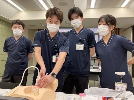 CVC挿入手技に関する実践トレーニングの様子5