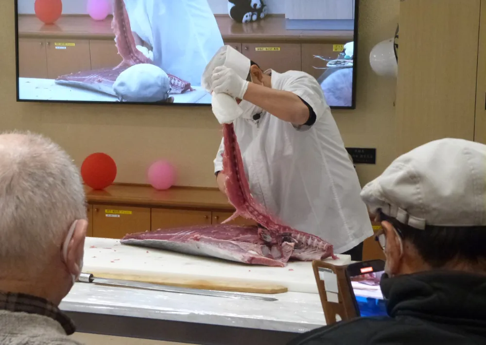 マグロの解体